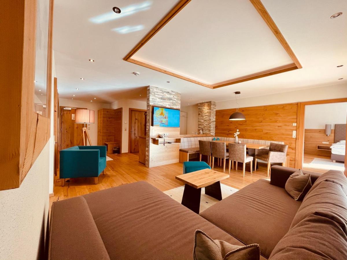 Biancas Luxury Close Ischgl & Pool Ganze Apartment *